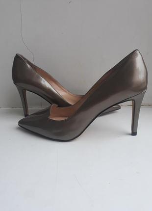 Лаковые туфли vince camuto, р.36.5