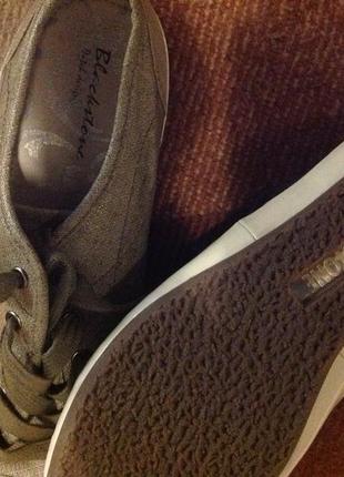 Кеды цвета хаки текстильная модель пропитана водоотталкивающим средством.  39 р.