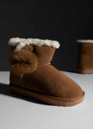 Зимове взуття дуже тепле ugg від sara lopez