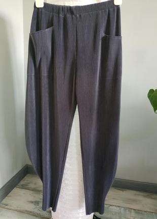 Необычные штаны-плиссе. италия4 фото