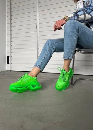 Жіночі кросівки triple s neon green6 фото