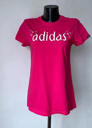 Розовая футболка adidas катоновая спортивная