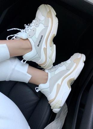 Женские кроссовки triple s white