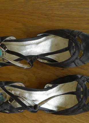 Туфлі атласні коричневі нарядні р.37 pierre cardin стелька-25 см. каблук-8,5 см.