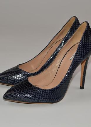 Оригінальні дизайнерські туфлі emporio armani snakeskin heels1 фото