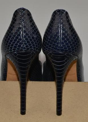 Оригінальні дизайнерські туфлі emporio armani snakeskin heels4 фото