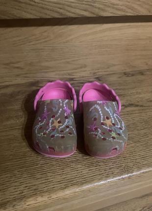 Crocs