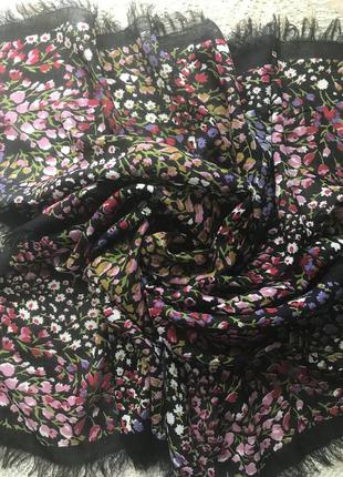 Next. элегантный платок в цветы