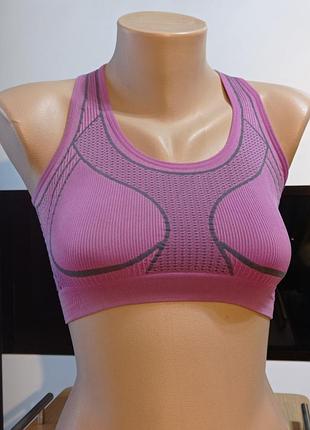 Спортивный фирменный топ,лиф