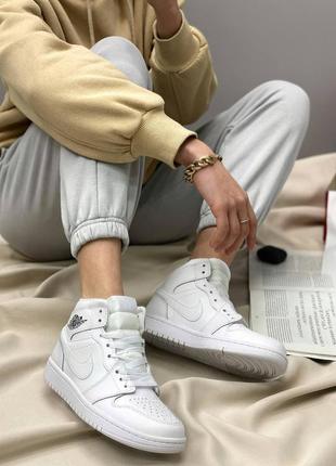 Кроссовки белые женские nike air jordan retro high, кроссовки nike белые джорданы деми7 фото