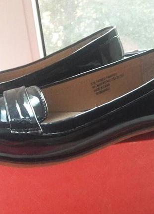 Лаковые туфли р.38