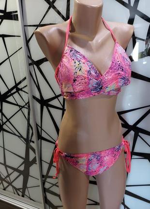 Красивый купальник разноцветный 44 размер