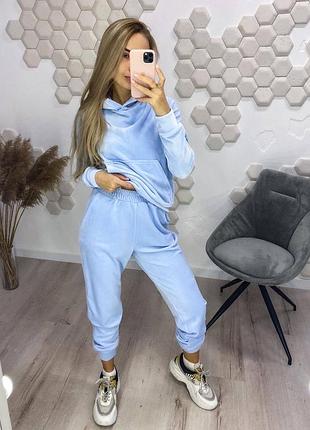 Велюровый костюм