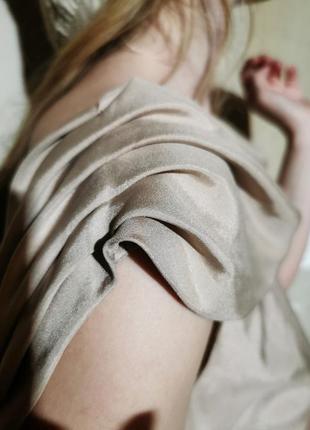 Шелковое платье мини короткое прямое с открытой спиной драпировкой вечернее для фотосессии kosii нюд нюдовое7 фото