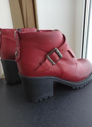 Кожаные зимние ботинки на широком каблуке, теплі зимові черевики7 фото