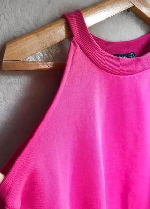 Стильны розовый свитшот с открытыми плечами2 фото