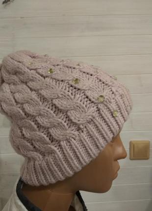 Теплая шапочка с стразами