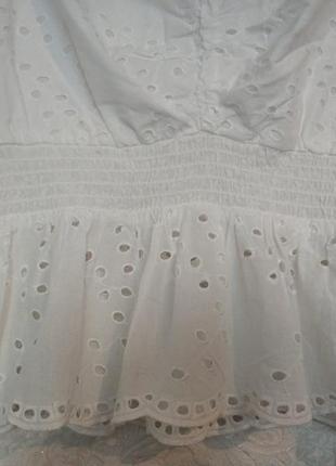Белый топ білий  белая блуза с перфорацией прошва с ажурной вышивкой с прошвой ришелье   бренда dorothy perkins,р.122 фото