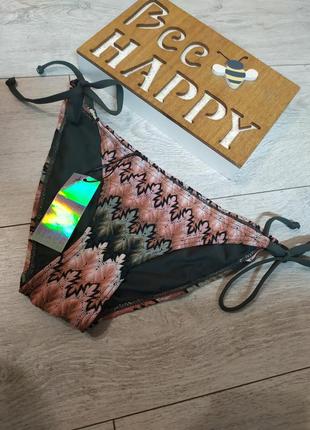 Купальні трусики, купальник.