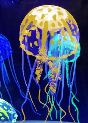 Медуза в аквариум оранжевая - диаметр шапки около 9,5см, длина около 18см, силикон, (в темноте не светится)