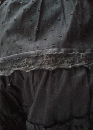 Чорне батистове плаття із завищеною талією з декольте і багатоярусної спідницею warehouse6 фото