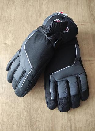 Фирменные мужские лыжные спортивные перчатки thinsulate, германия.  размер 10 (xl). на руку охватом 23 см.