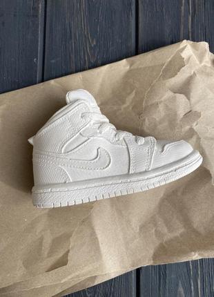 Гіпсовий красовок nike jordan mid 1⁣⁣ (декор, скульптура)2 фото