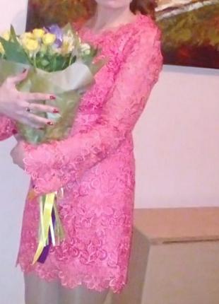 Вишукана мереживна сукня