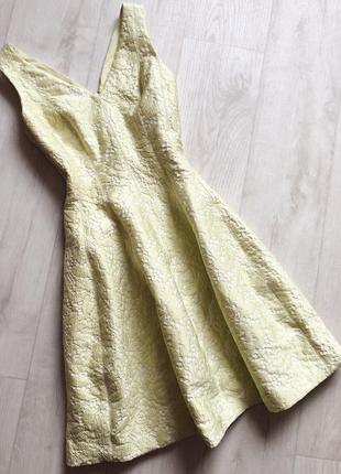 Красивое объемное салатное платье юбка coast