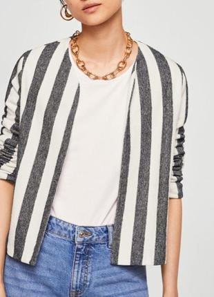 Фирменный пиджак mango