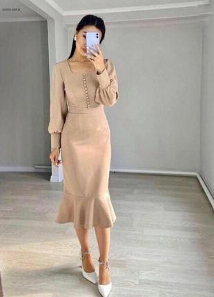 Супер трендовое бежевое платье