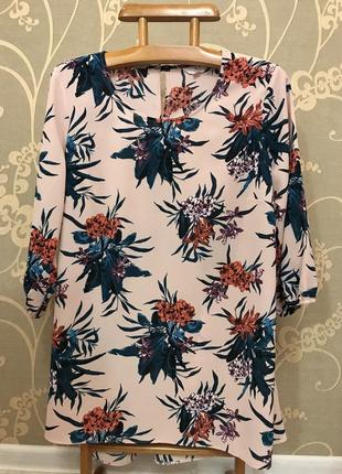 Нереально красива і стильна брендовий блузка в кольорах.