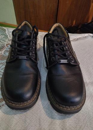 Стильные ботинки из натуральной кожи на толстой подошве