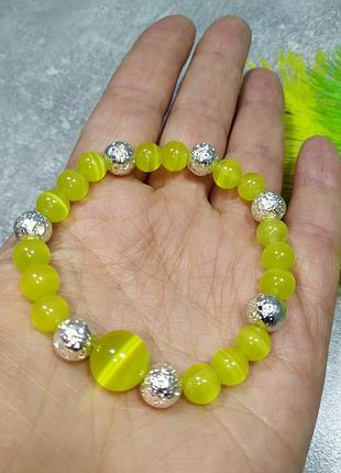 Браслет на резинке из  кошачьего глаза и вулканической лавы