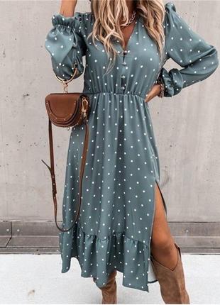 Женское платье в горошек