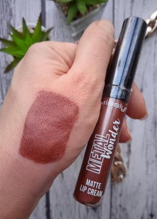 Матовий крем для губ misslyn metal wonder matte lip cream тон 04