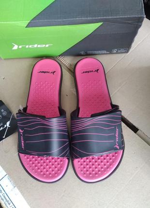 Жіночі шльопанці rider чорні з малиновим 83092(22567)