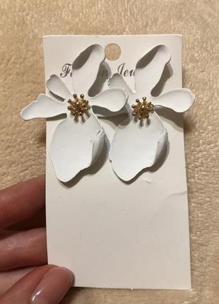 Сережки у вигляді квітів2 фото