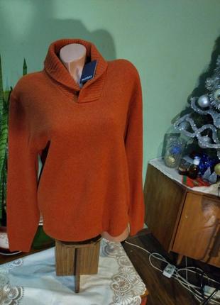 Очень красивый стильный свитер поло из стопроцентной шерсти терракотового цвета