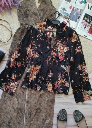 Красивая сатиновая цветочная блуза с чокером10 фото