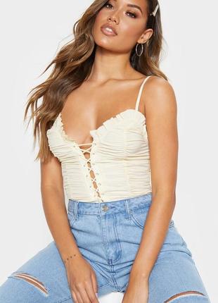 Бежевый топ prettylittlething