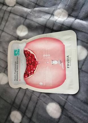 Тканинні маски для обличчя.