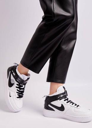 Жіночі високі шкіряні чорно-білі кросівки nike copy air force 1 comfort utility 🆕