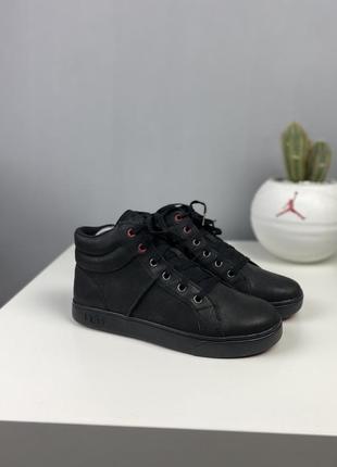 Ботинки ugg leather  boots