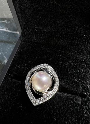 Кольцо с жемчугом и бриллиантами