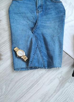 Красивая джинсовая юбка с необработанным низом2 фото