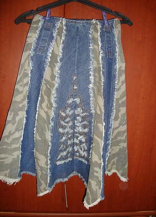 Джинсовая юбка с камуфляжем