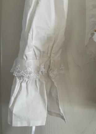Белоснежная блуза блузка с оригинальным кроем.4 фото