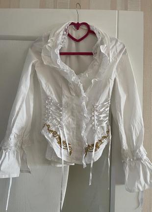 Белоснежная блуза блузка с оригинальным кроем.1 фото