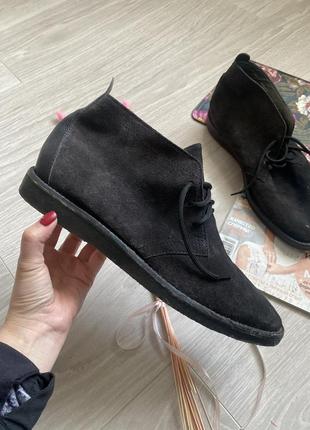 Замшевые сапоги ботинки clarks